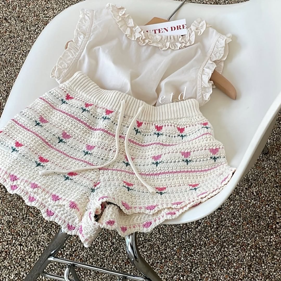 Photo by 오땅뜨 ( e t d ) on July 04, 2025. May be an image of crochet, shorts and text.