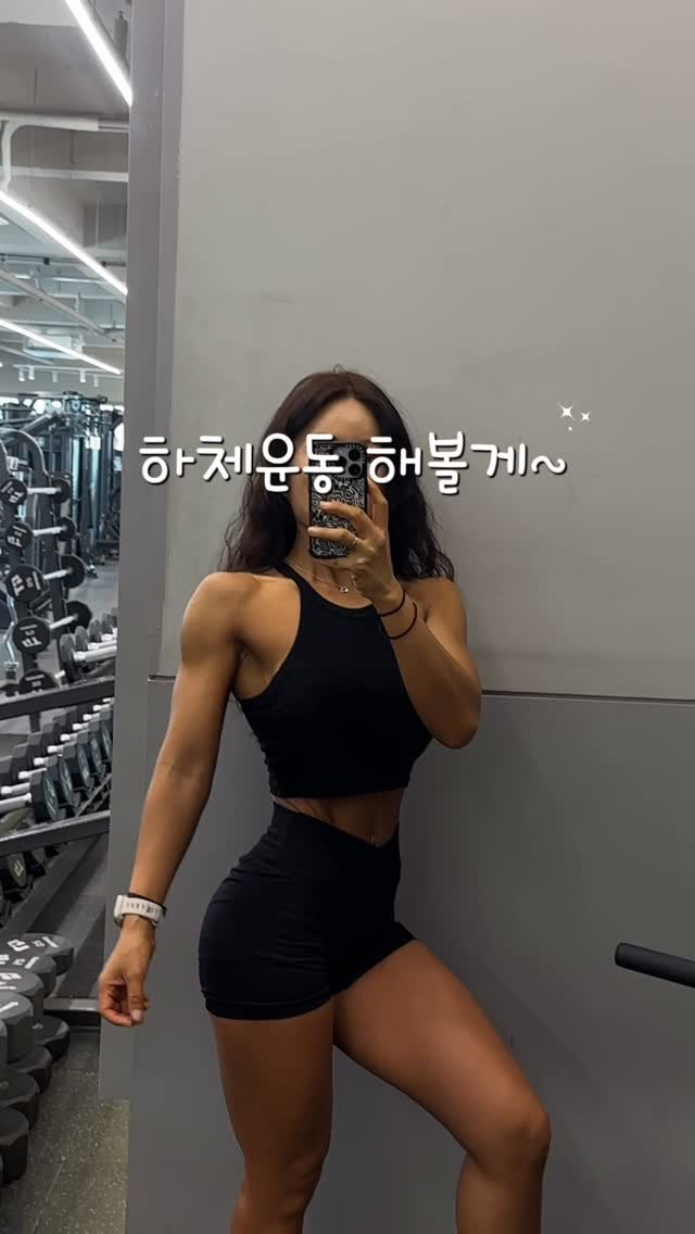 e.young_workout 게시물 이미지: 2026.05.22.금요일

시즌에는 요일 개념 없는 편인데 
그래도 금요일은...