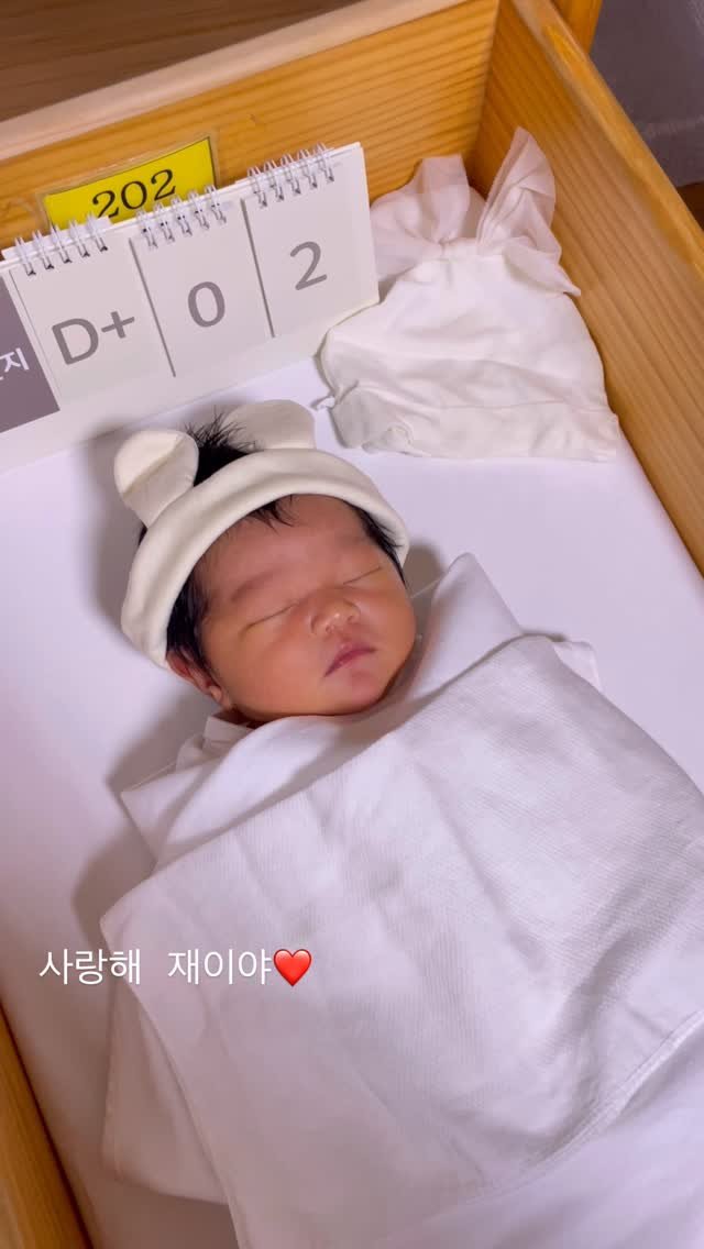 e__tto 게시물 이미지: 널 만난 순간 우린 다 잊어버렸단다💓

.
.
.
.
.
#출산 #출산브이로그...