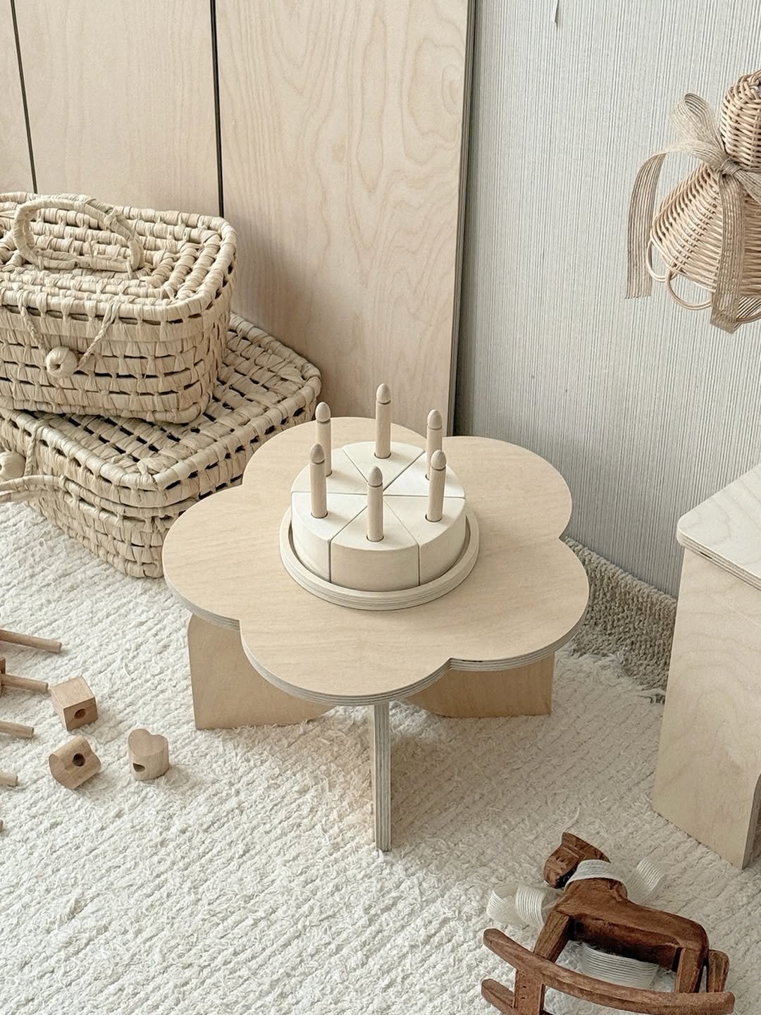 Photo by 하은맘ㅣ집꾸미기•인테리어•감성필터 on December 27, 2025. May be an image of carton, carpet and text.