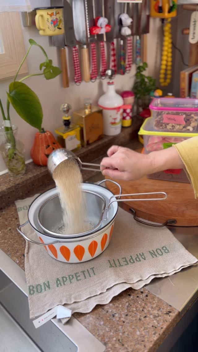 e_hyejung_1979 게시물 이미지: 약밥 . 뱅쇼 

약밥 좋아하는 늙은오빠 
소분해서 냉동실 넣어놓음
알아서 잘 꺼내...