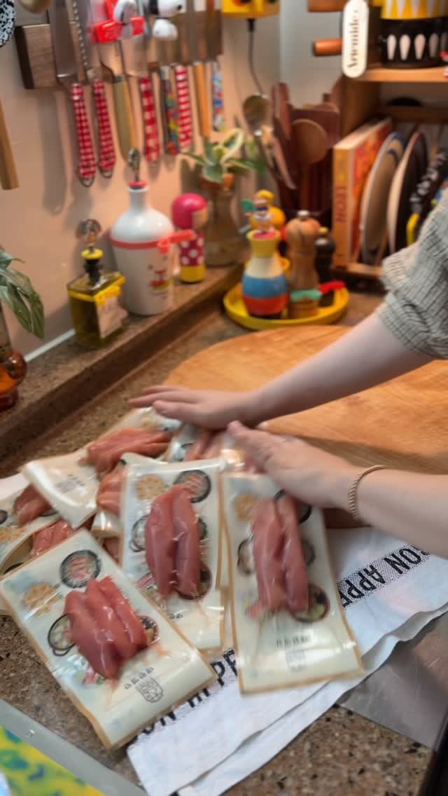 e_hyejung_1979 게시물 이미지: 명란무침

아싸불금 ㅎ ㅎ ㅎ
맥주 한잔 하려고
치킨 기다리고 있오요.
오늘은...