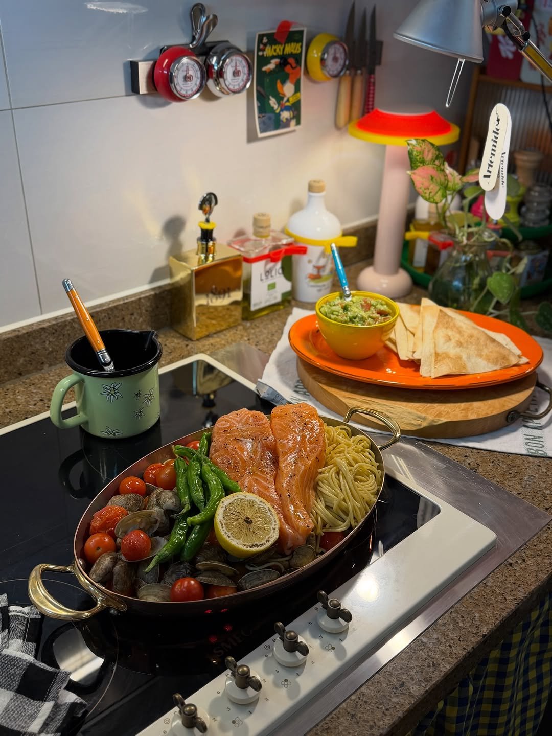 Photo by 마마혜정  mama hyejung on December 22, 2025. May be an image of paella, fondue, kitchen appliance, saucepan, cooker, kitchen and text.