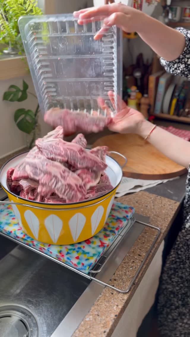 e_hyejung_1979 게시물 이미지: LA갈비 재우기 

LA 꽃갈비 4팩 쫙쫙 뜯어 ! ! ! 
한팩은 엄마집
또...