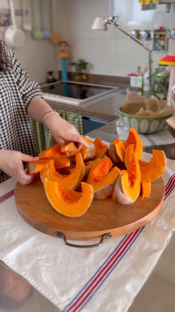 e_hyejung_1979 게시물 이미지: 호박스프 . 돈까스샌드위치

오늘은 꼼짝않고 
공부만 하겠다는 슴살들
방문...