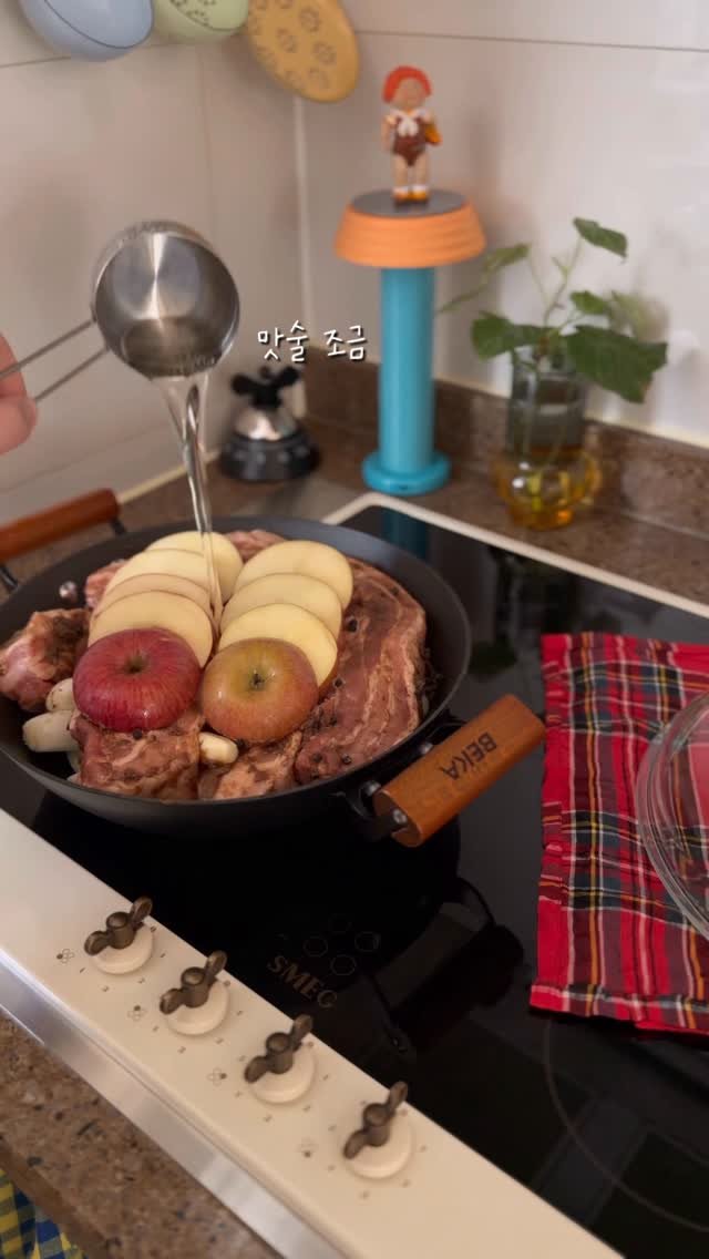 e_hyejung_1979 게시물 이미지: 무수분수육 . 굴무침 . 무생채

나 홀로 아침러닝 
아무도 없어 
모두들 어디...