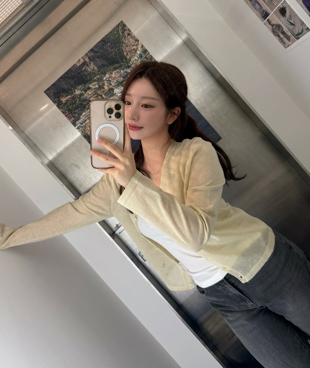 Photo shared by 은표 ෆ | 간호사 탈출ing~,,, on March 21, 2026 tagging @edenik_official. May be a selfie of one or more people, hair, top, mirror, cardigan and text.