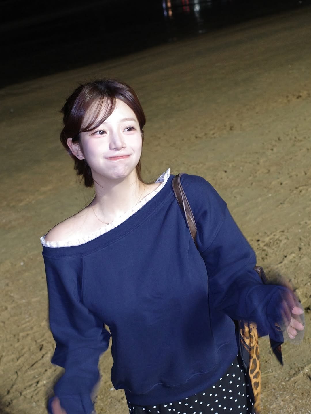 Photo shared by 은표 ෆ | 간호사 탈출ing~,,, on March 30, 2026 tagging @mood_addition_official. May be an image of beach, night and text.
