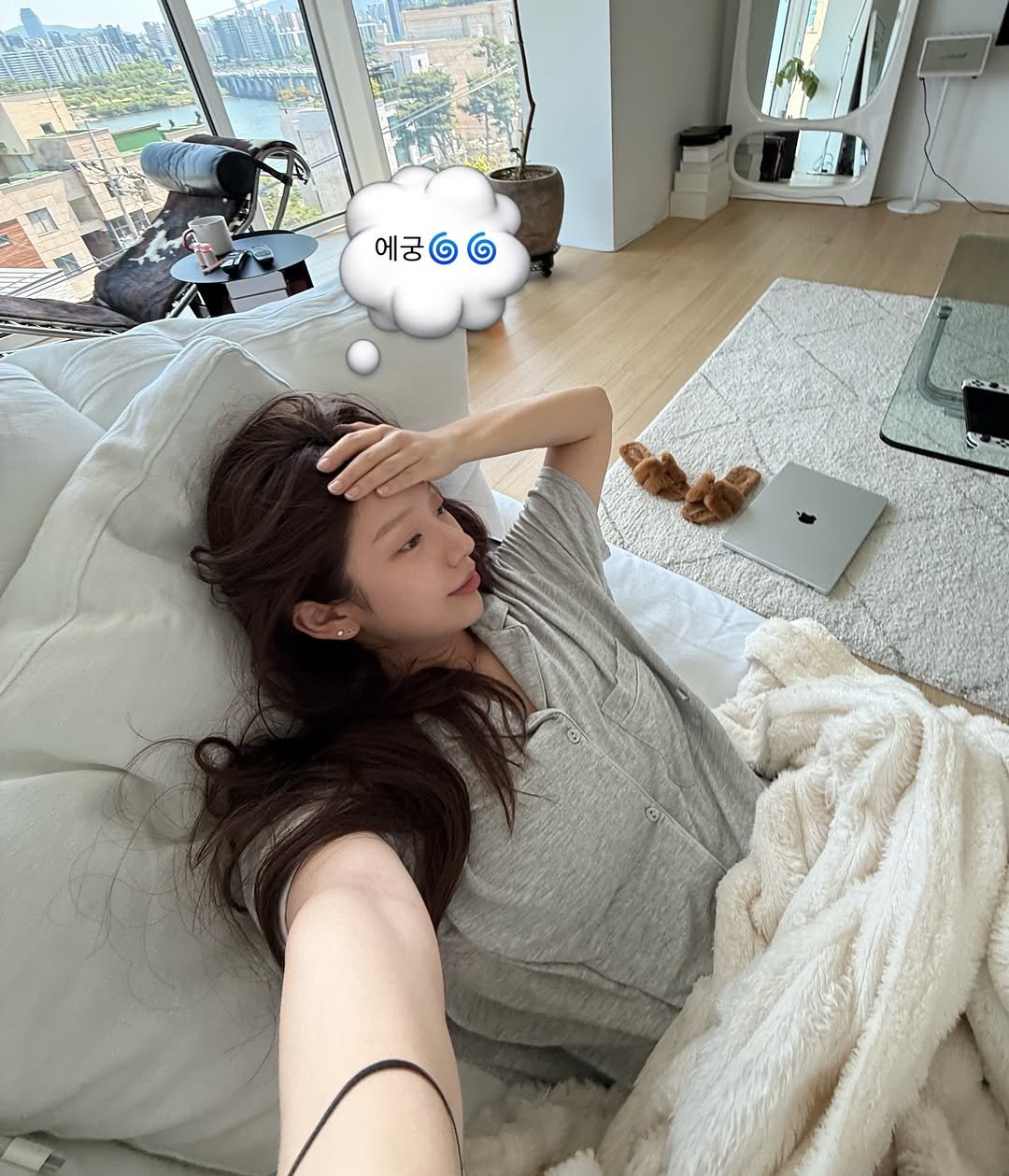e_pyo3o 게시물 이미지: 에구머니나 벌써 6월🌀(w.말랑이 완,투)