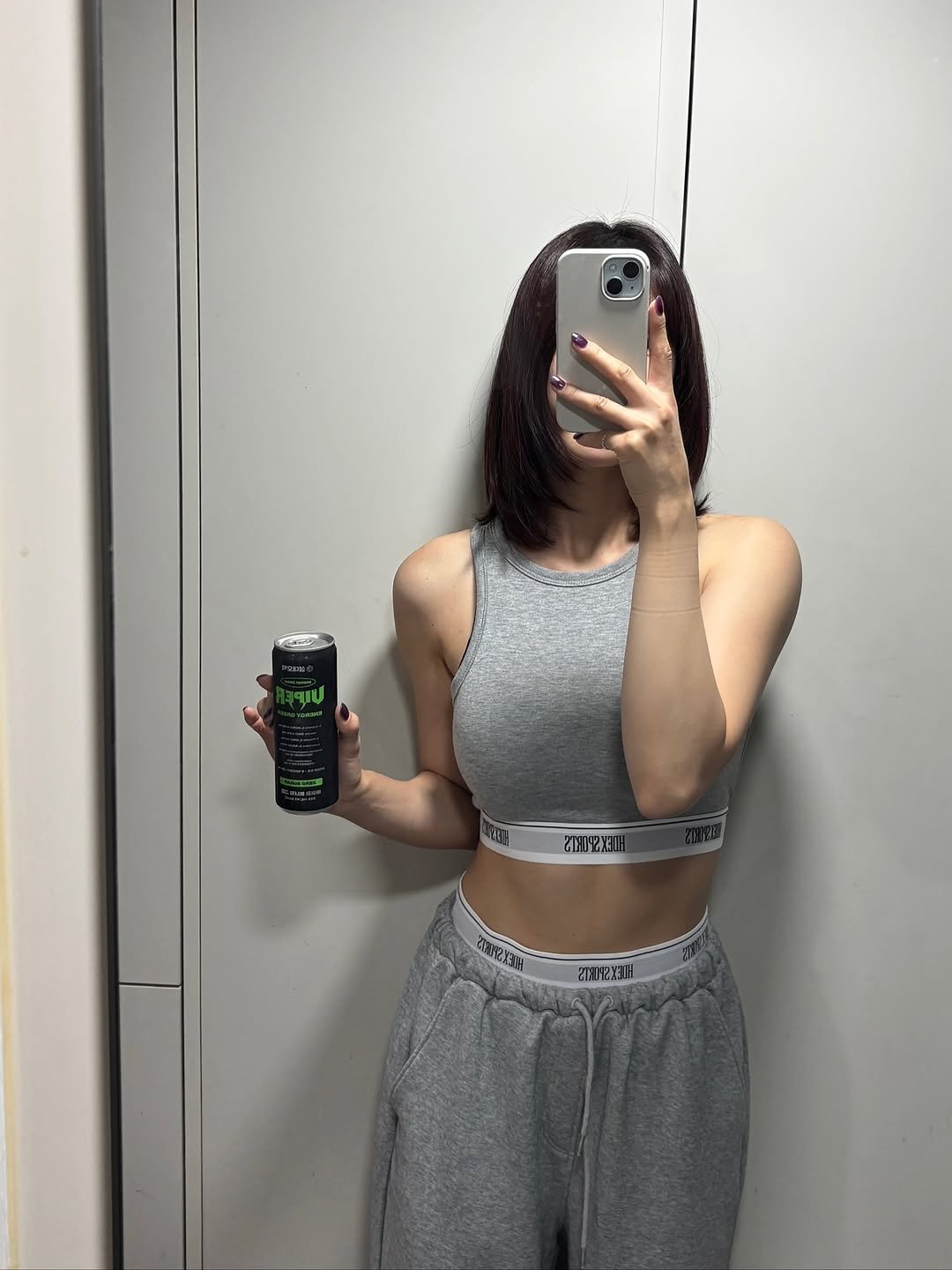 Photo shared by 이식로그🫧 on October 31, 2025 tagging @samdae500_official. May be an image of sweatpants, sportswear and text.