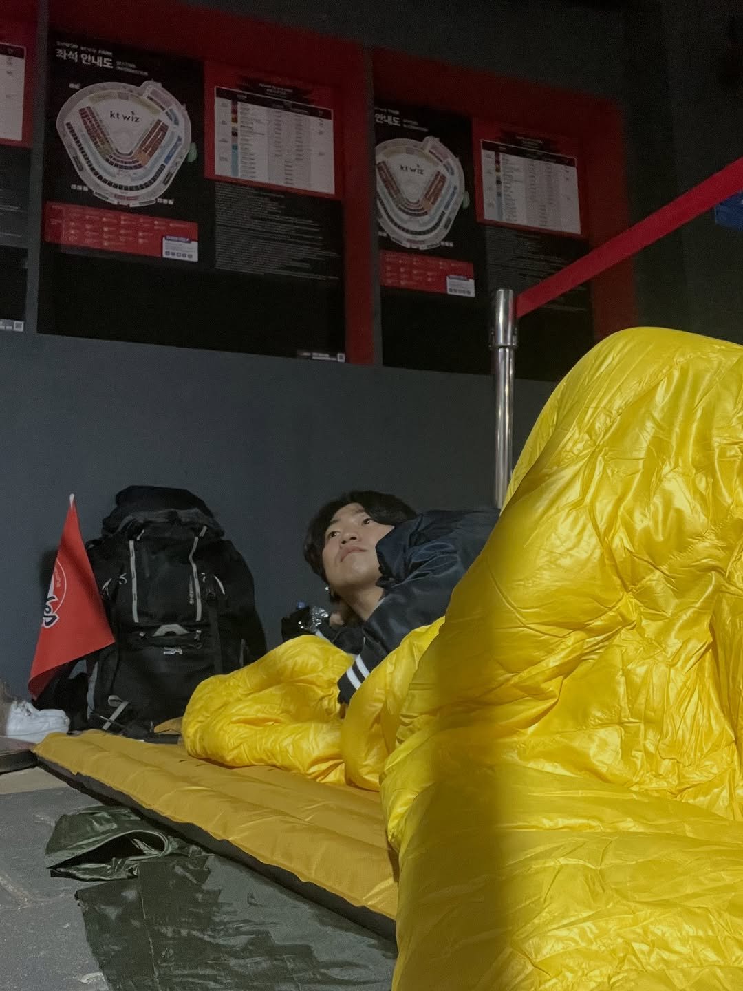 Photo shared by 이글스토리ㅣ한화의 이야기를 들려줄게 on November 01, 2025 tagging @s_dong9999. May be an image of martial arts, punching bag, parachute and text.