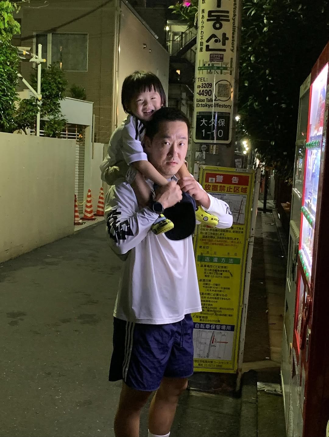 Photo shared by 이지보이 on September 22, 2025 tagging @tieb_positiveclub, and @learning_process_studio. May be an image of 1 person, baby and text.