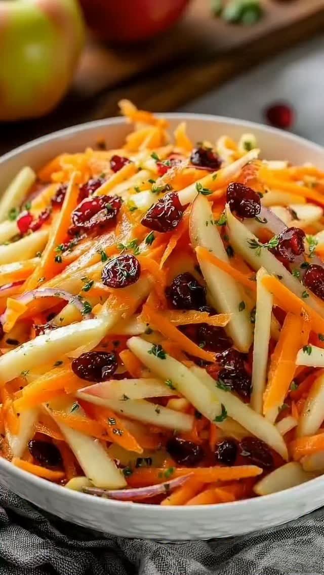 easymediterraneanrecipes 게시물 이미지: Apple Cranberry Carrot Salad
Ingredients

For...
