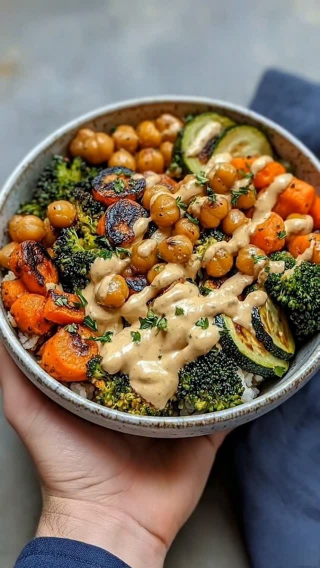 easymediterraneanrecipes 게시물 이미지: Roasted Veggie Chickpea Bowl with Creamy...