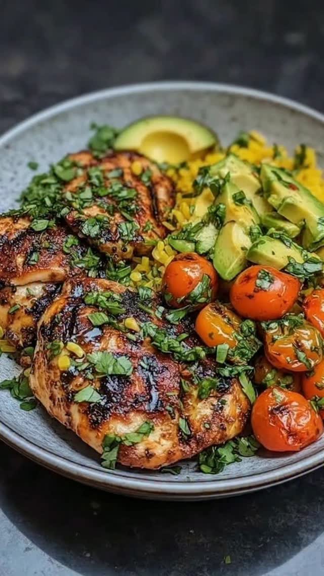 easymediterraneanrecipes 게시물 이미지: Grilled Chicken Thighs with Avocado Tomato...