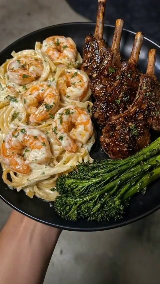 easymediterraneanrecipes 게시물 이미지: Balsamic Lamb Chops, Shrimp Fettuccine...