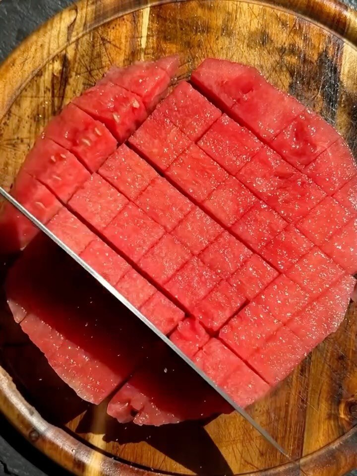 eatinghealthygram 게시물 이미지: Spicy Watermelon Cucumber Salad 🍉🥒🌶️
(via:...
