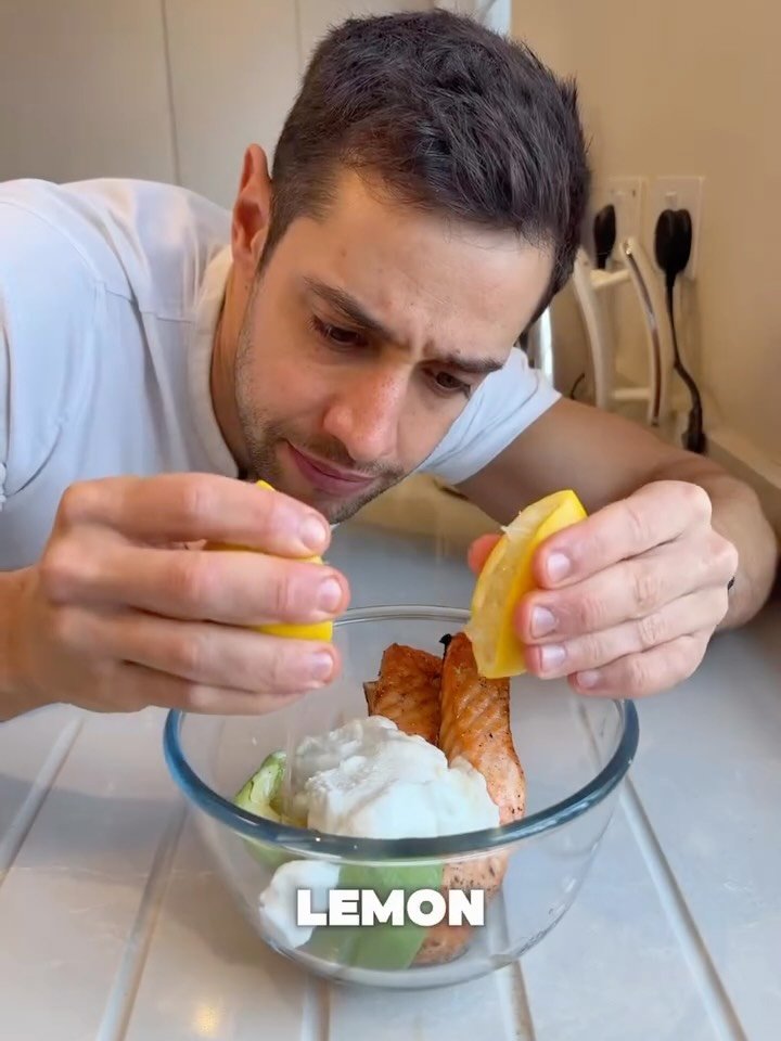 eatinghealthygram 게시물 이미지: High Protein Salmon Salad 🥑🐟
(via...