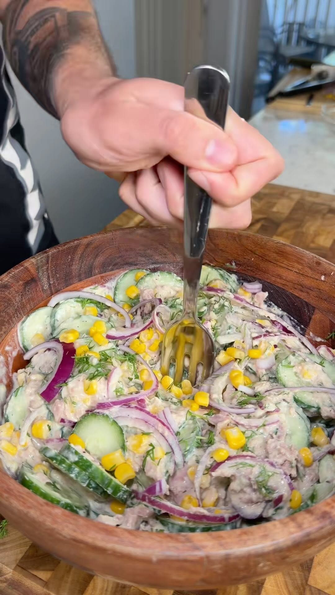 eatinghealthytoday 게시물 이미지: Creamy Tuna Cucumber Salad 🐟🥒✨ 
(via:...