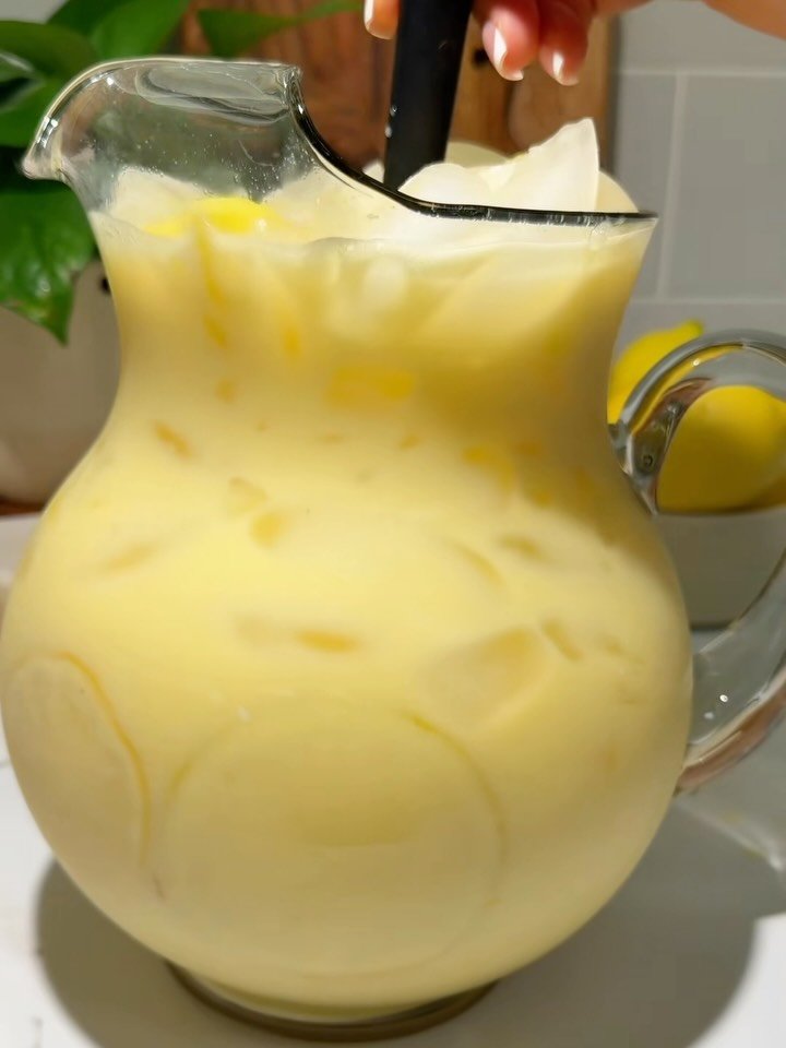 eatinghealthytoday 게시물 이미지: Creamy Pineapple Mango Lemonade 🍋🥭✨ 
(via:...