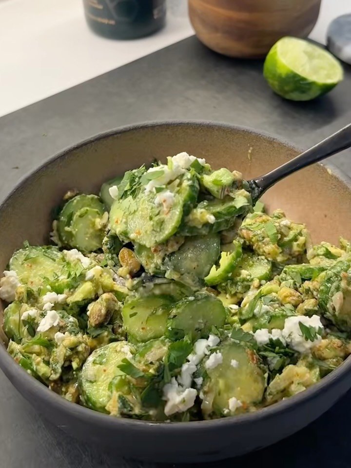 eatinghealthytoday 게시물 이미지: Garlic Lime Cucumber Crunch Salad 🥒🥑✨ 
(via:...