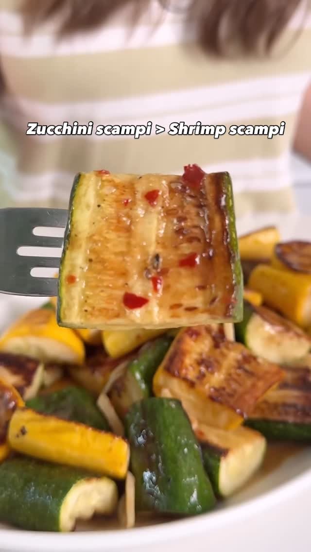 eatingwell 게시물 이미지: This veggie-packed twist on scampi makes...