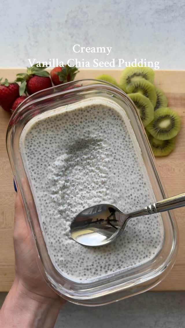 eatpayylove 게시물 이미지: The BEST chia seed pudding recipe

2 tbsp chia...