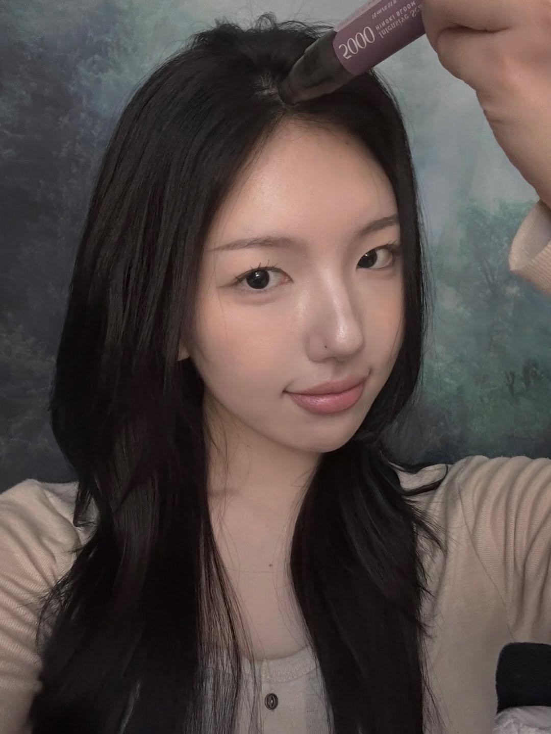 Photo shared by 코덕 이연 on September 22, 2025 tagging @bananal_official. May be an image of one or more people, hair, lipstick, makeup, eyeliner and text.