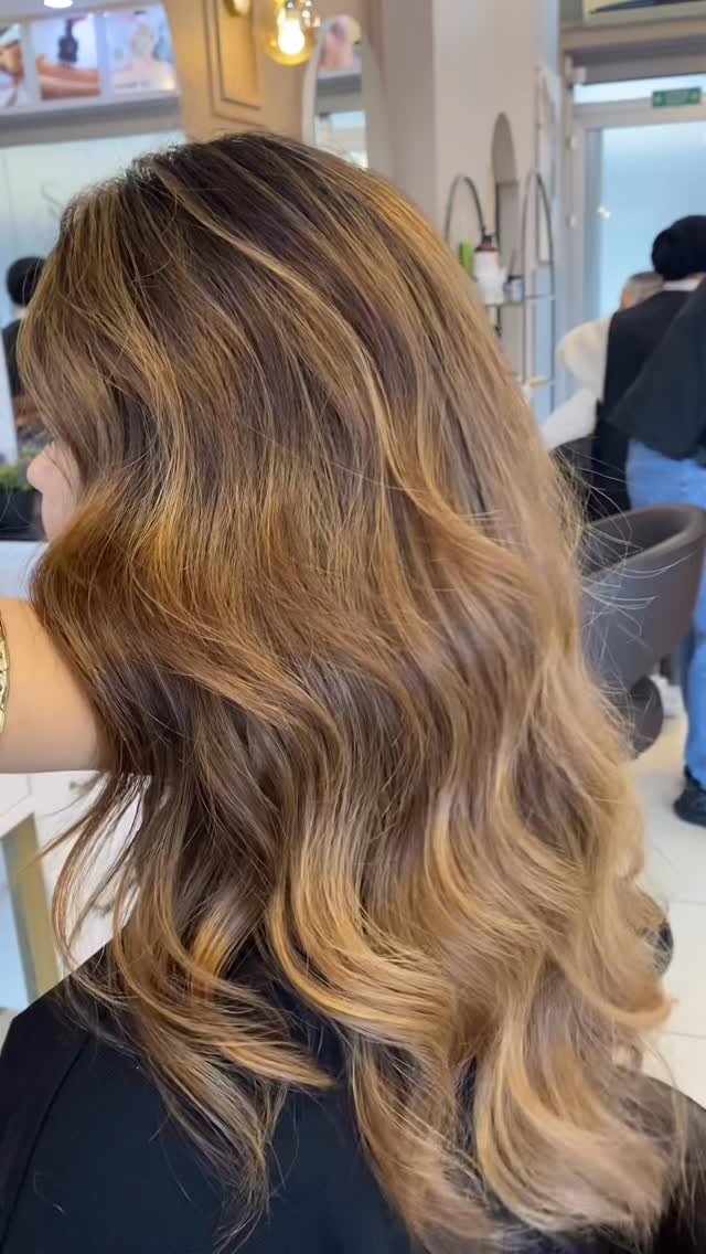 efsanee_kuafor 게시물 이미지: İçimizi ısıtan sıcak sarılar.💫
#efsanekuaför...