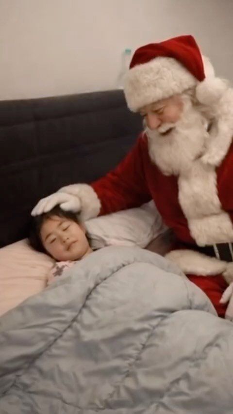 egeeparkcom 게시물 이미지: 산타할아버지가 왔다가셨어요 🎁🎄😘😆

문도 반대로 열고 , 없던 창문도 뚫고...