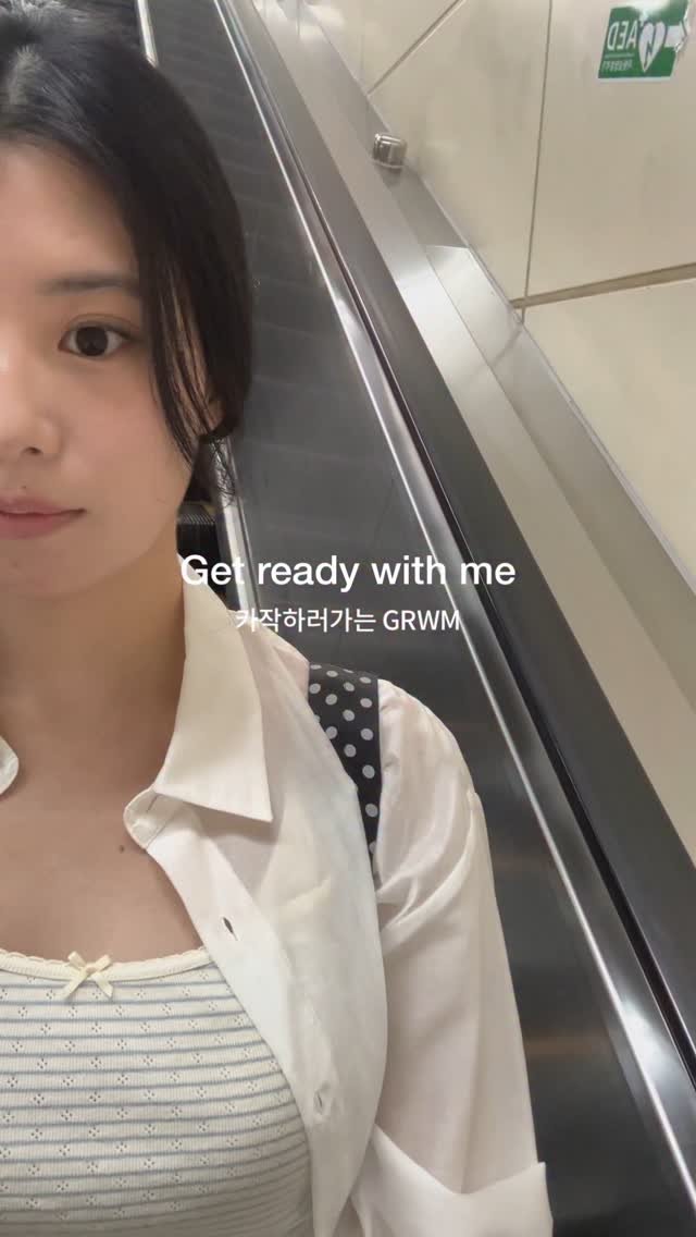 egeozeeye 게시물 이미지: 직장인 카작하러가는 GRWM 👩‍💻 

영상 속 에겐력 뿜뿜한 화이트셔츠+스크런치...