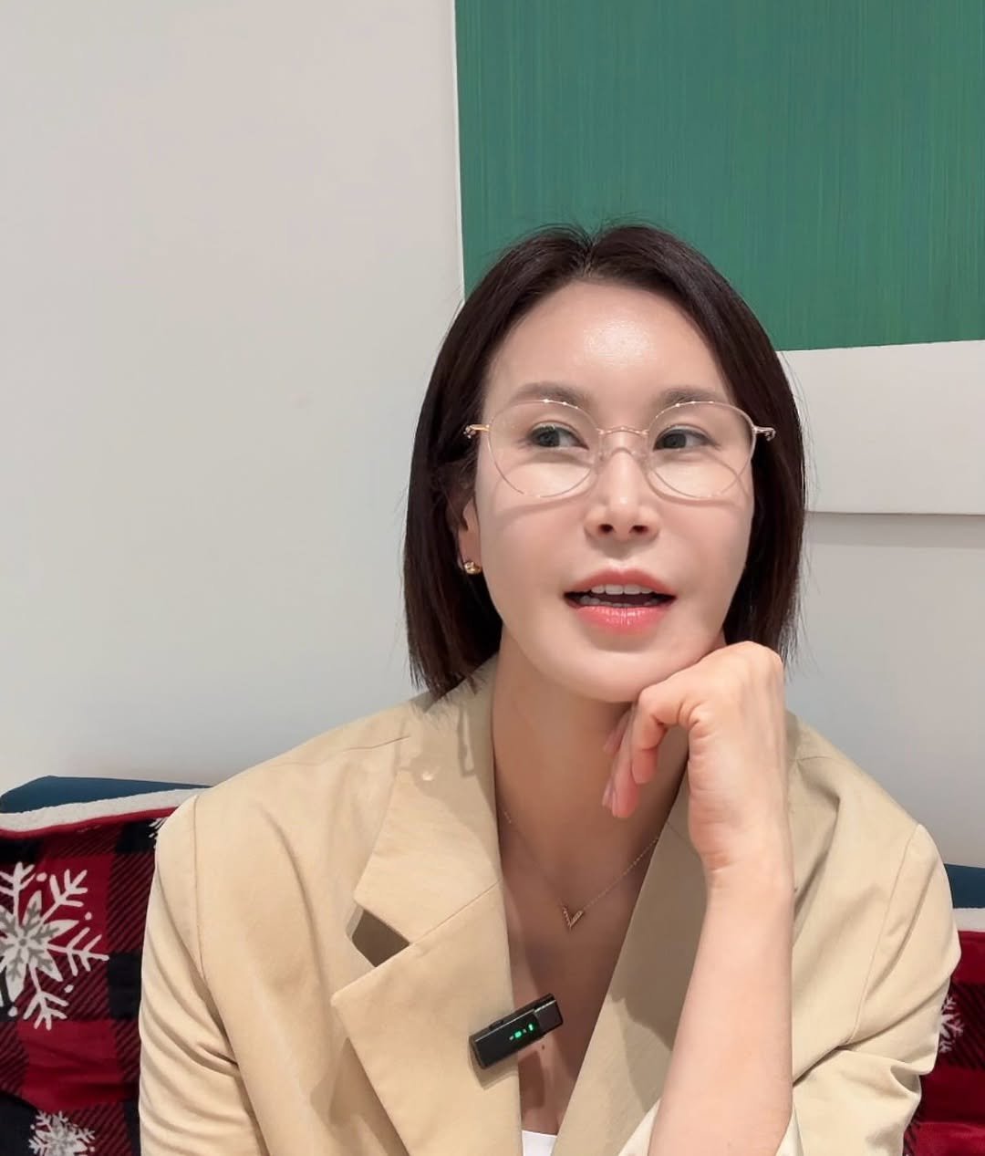 ej_yoon_ 게시물 이미지: 아침부터 열심히!
인터뷰하고~
열미팅하고~
틈틈히 촬영도하고~
(허당 윤은정은...