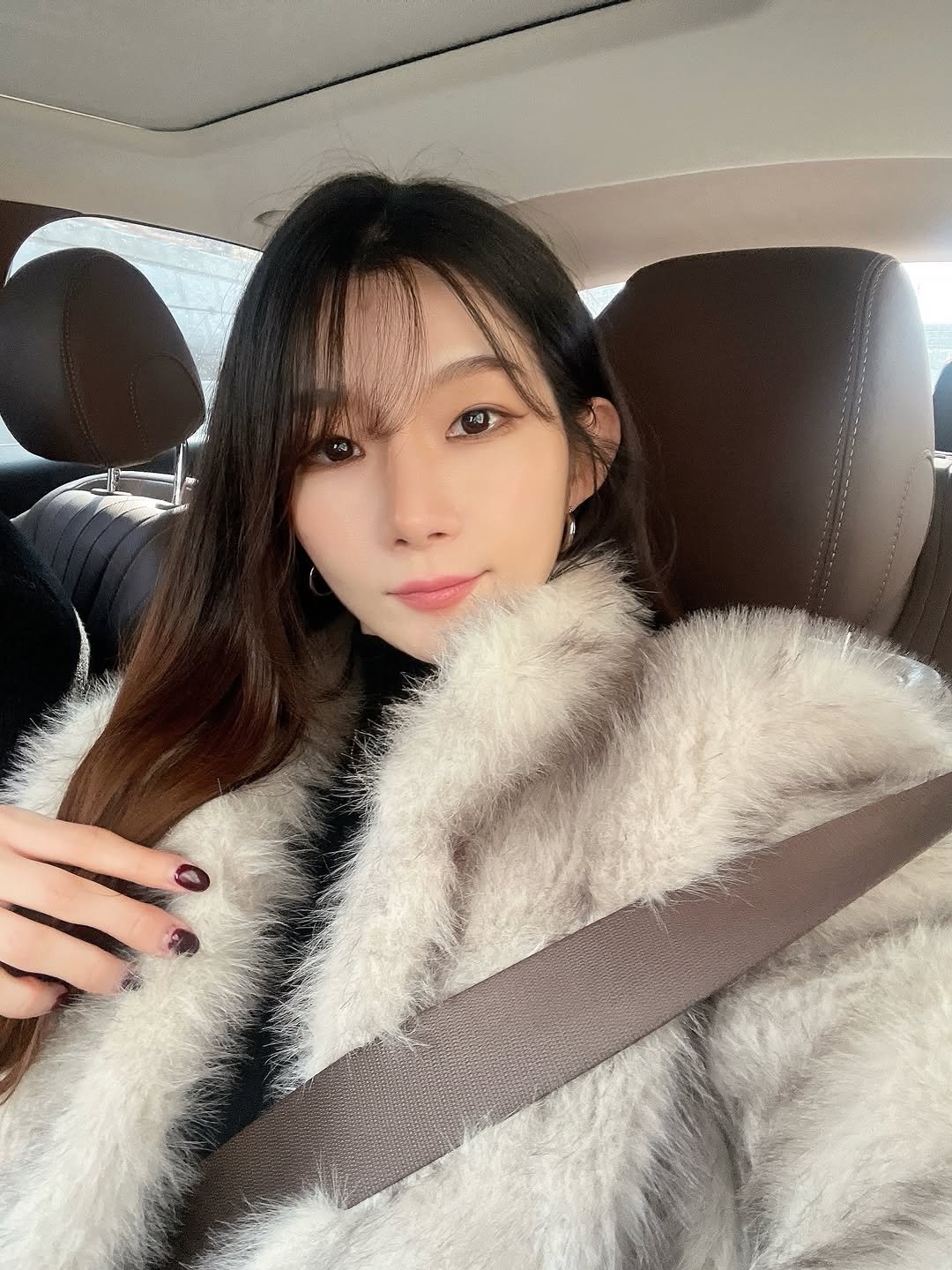 ekduddlekt11 게시물 이미지: 잘했고 잘하고있고 우리 모두 더 잘살자!ㅎ
축복가득한 우리초이 결혼식날🫰🏻