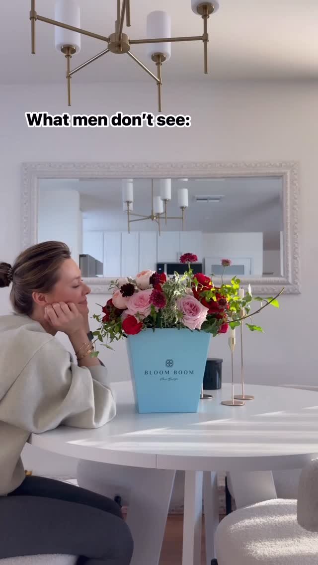 elina.danilova7 게시물 이미지: Flowers make us happy. 💐: @bloomboom_shop

...