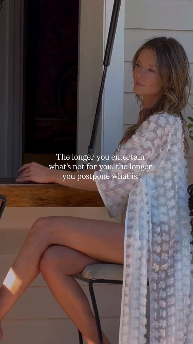 elina.danilova7 게시물 이미지: The longer you entertain what’s not for you,...