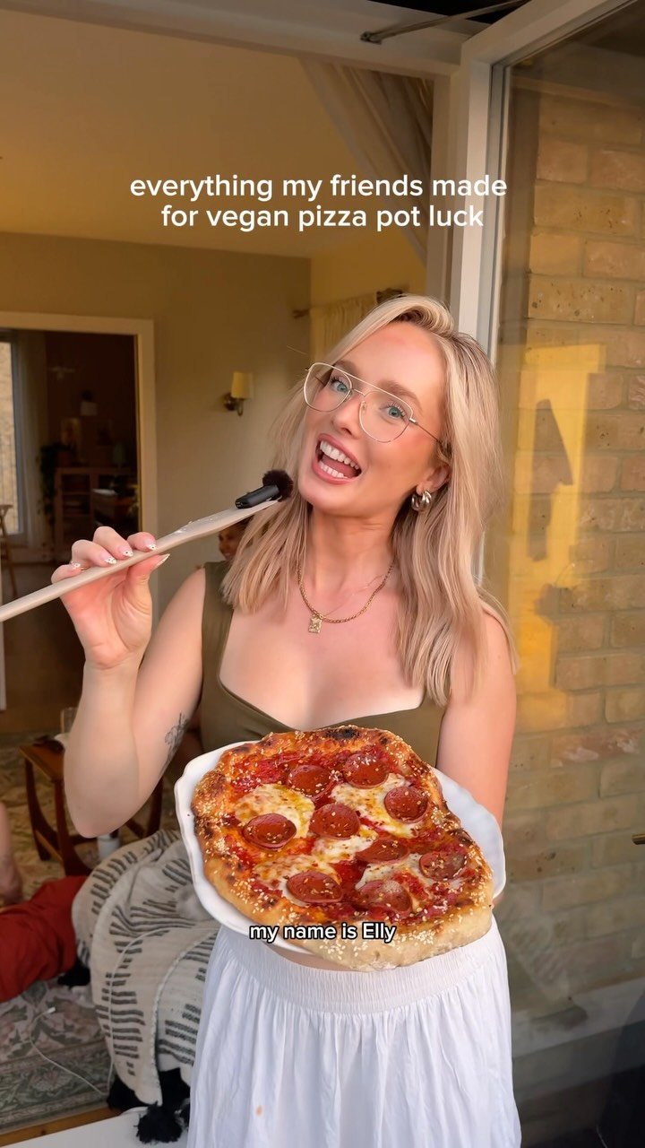 ellysplate 게시물 이미지: Pizza potluck, featuring my new bestie, the...