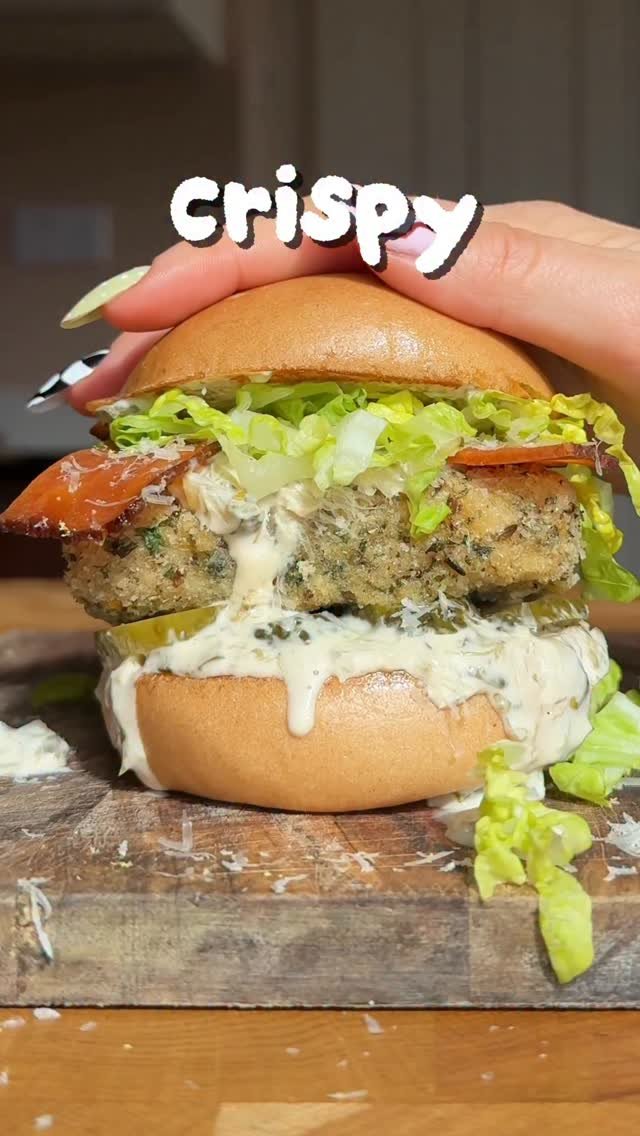 ellysplate 게시물 이미지: Crispy tofu bacon caesar burgers 😛 episode 5...