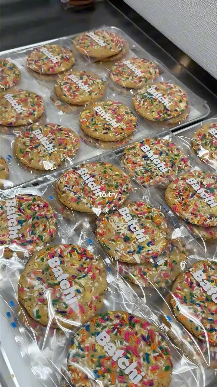 emijujuu 게시물 이미지: i made over 400 cookies in 20 hrs for my...