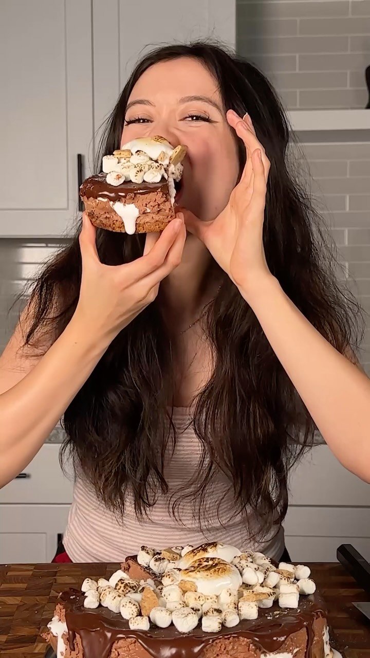 emijujuu 게시물 이미지: smores cheesecake - no bake
crust:
2 cups...