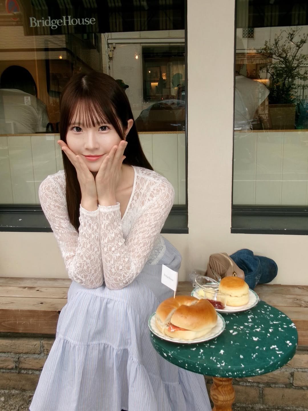 Photo by 白上咲花 in BridgeHouse. May be an image of one or more people, hair, dress, crumpet and text.