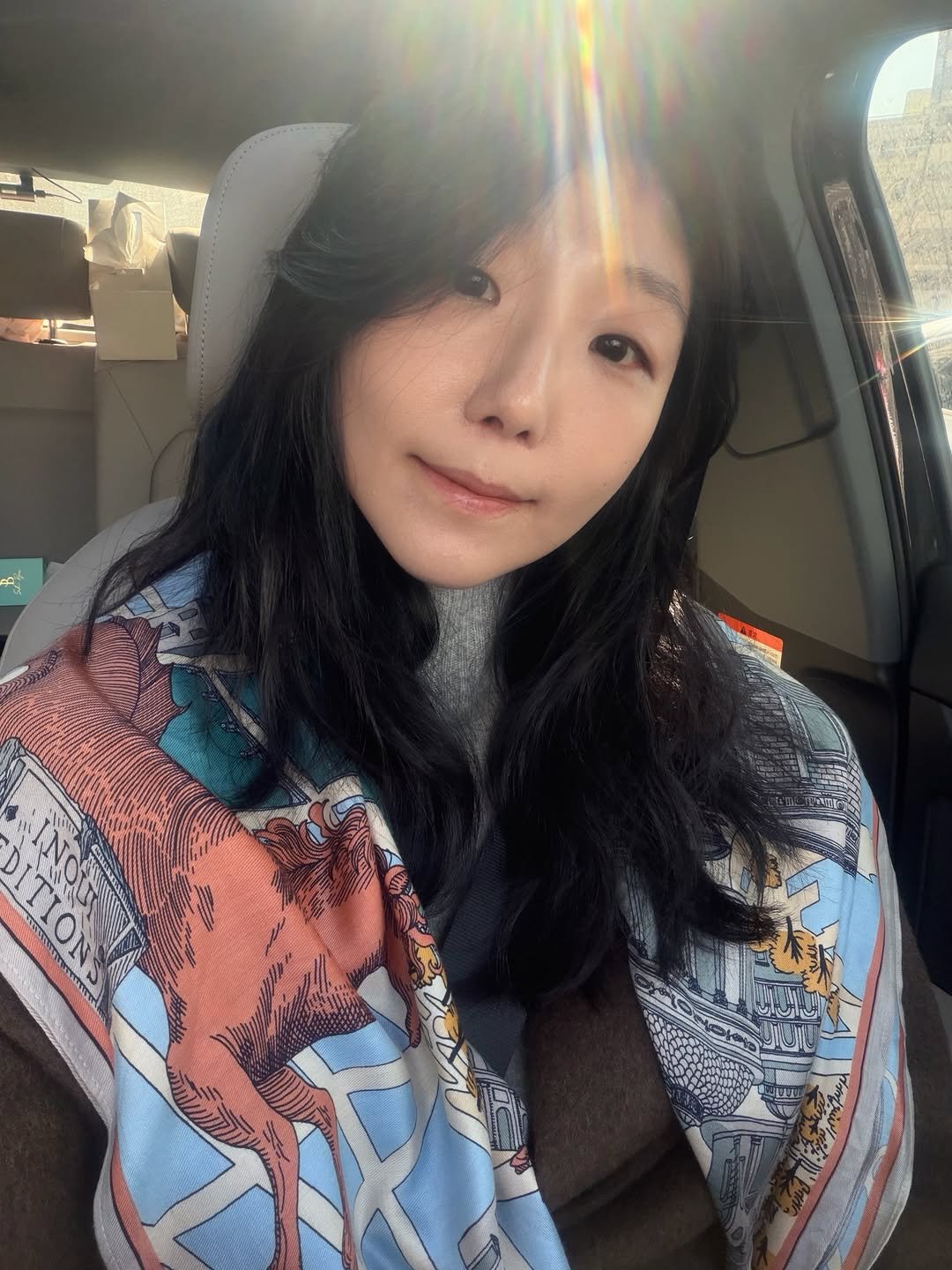 Photo by 에밀리엣홈ㅣ집밥 • 레시피 • 건강식 • 요리팁 on February 18, 2026. May be a selfie of one or more people, hair, duffle coat, scarf, parka, shawl and text.