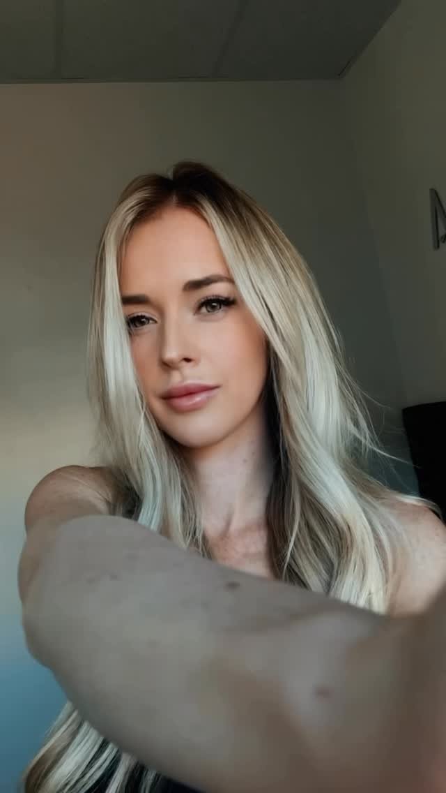 emilyannelle.hair 게시물 이미지: She’s back 💫🤍🔥 

@emilyannelle.hair...