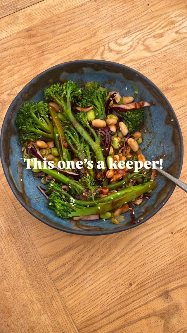 emma.bardwell 게시물 이미지: Wow, this gorgeous salad from @emma.bardwell...