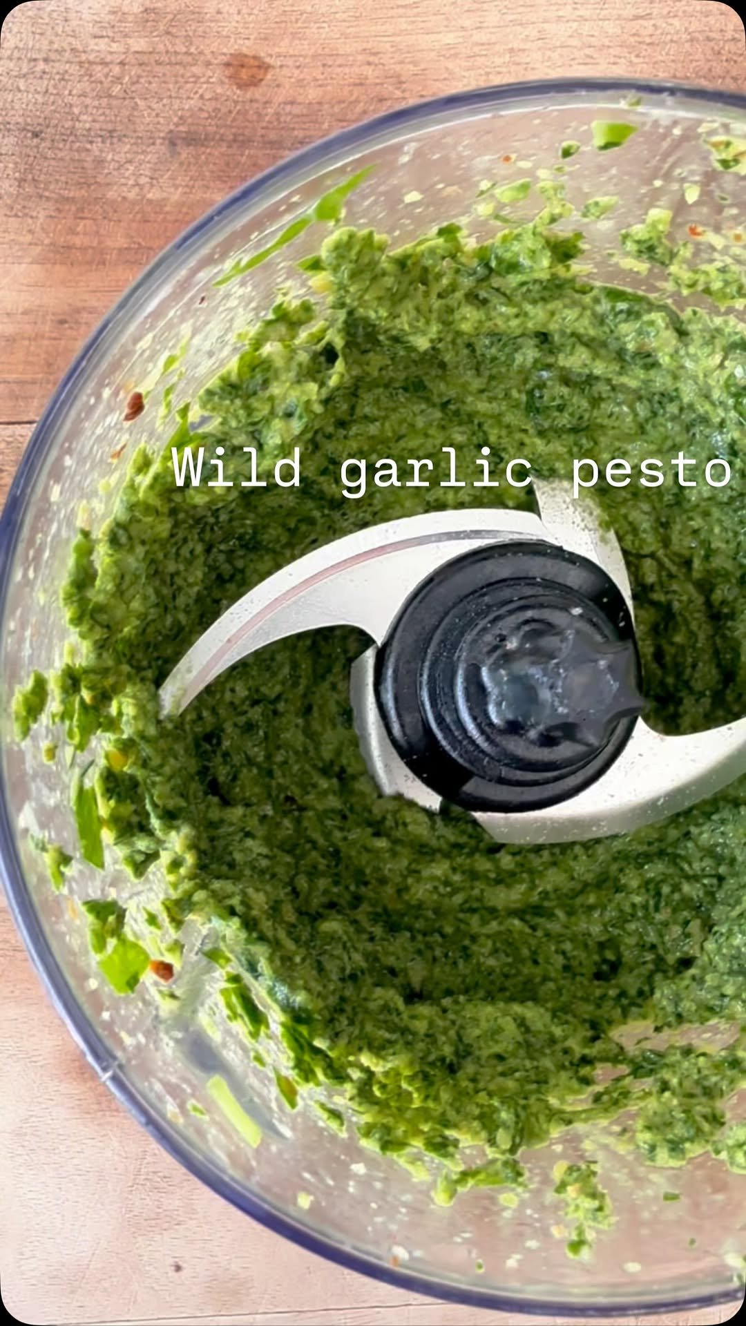 emma.bardwell 게시물 이미지: Wild garlic pesto recipe 🌱 

100g wild garlic...