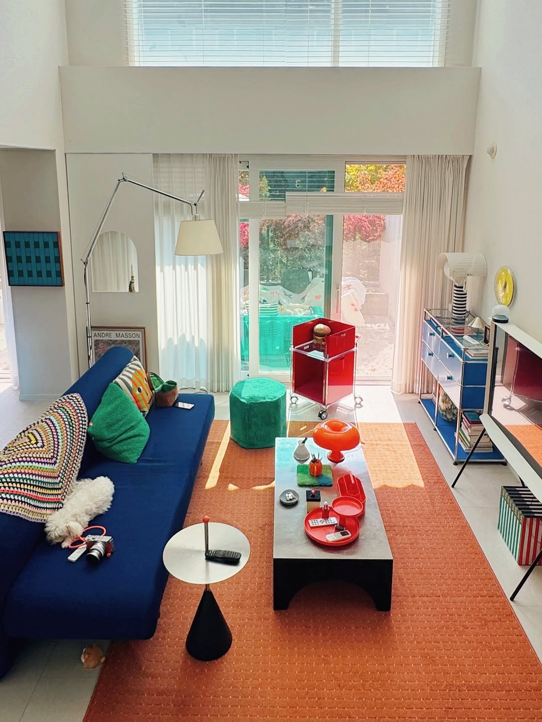 Photo by 화가이모 on November 04, 2025. May be an image of beanbag chair, lego, bunk bed, dollhouse, living room, indoors, bedroom and text.