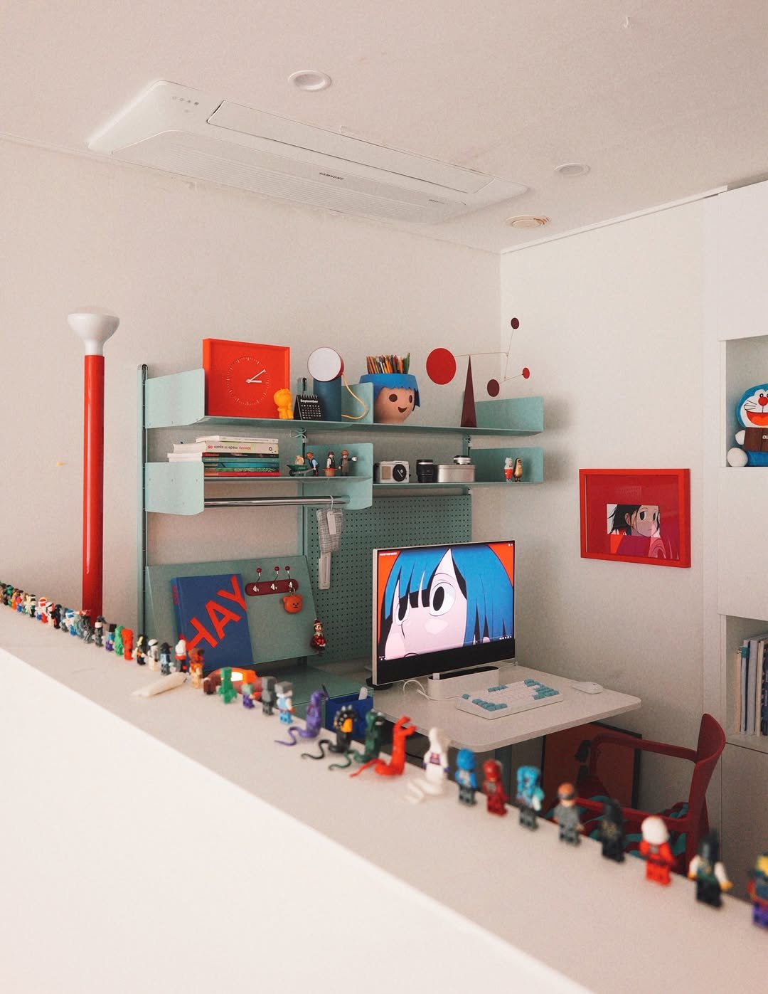 Photo shared by 화가이모 on September 29, 2025 tagging @lexondesign, @ikeakr, @flos, @lgelectronics_kr, @deello_official, and @official_miee_. May be an image of dollhouse, lego, indoors and text.