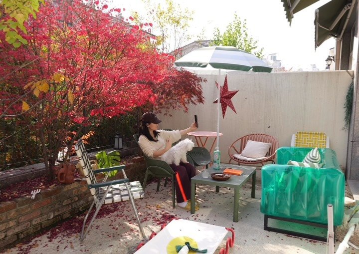 emo__home 게시물 이미지: 테라스를 외면할 수 없는 계절
요즘 매일 가을 만끽중이에요🍂

쫓기듯 바쁘게 지내는...