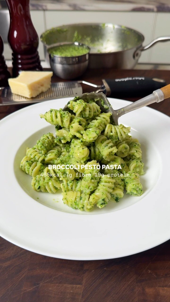 emthenutritionist 게시물 이미지: Broccoli Pesto Pasta 🥦

If you love pasta but...