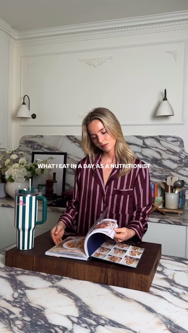 emthenutritionist 게시물 이미지: WHAT I EAT IN A DAY AS A NUTRITIONIST

Using...