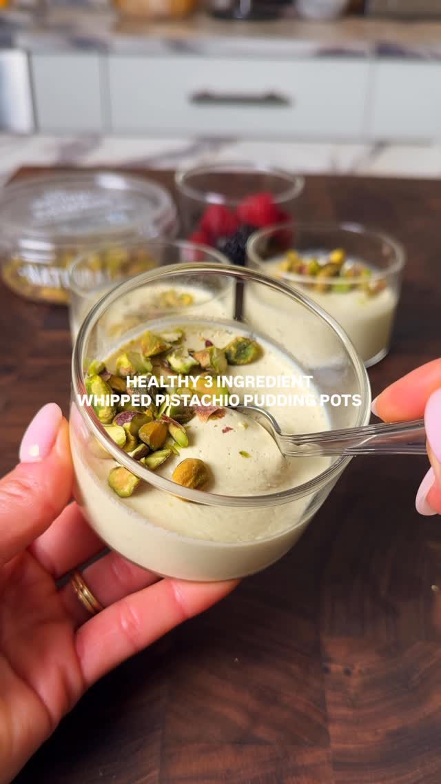 emthenutritionist 게시물 이미지: HEALTHY 3 INGREDIENT WHIPPED PISTACHIO PUDDING...